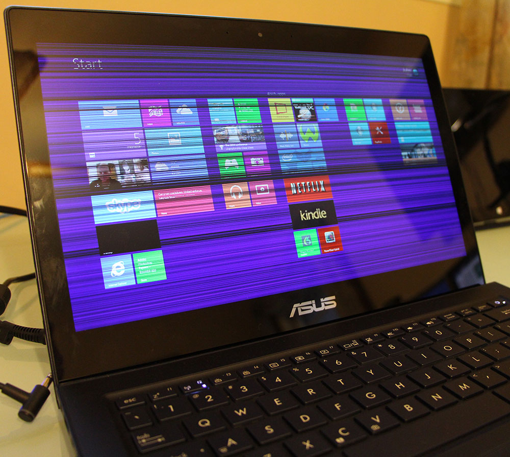 Solved: Is this a graphics hardware problem with my new ASUS laptop? (screen shot included) | Experts Exchange