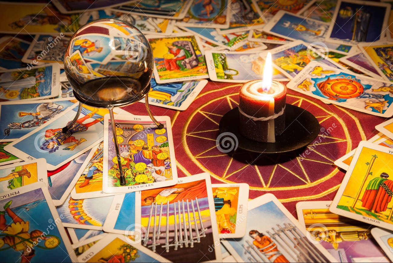 Ý nghĩa lá King of Pentacles Bí mật ẩn sau bộ bài Tarot